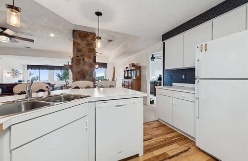 Seven Springs Condo | Check in Early! 3-bedroom condo in awesome Champion with AC, Wi-Fi, and Fun!