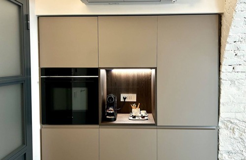 Washington Apartment | Check in information:You won’t need to meet anyone to access the apartment. Before arrival, you will receive a link to access the Guest Portal, where you can complete the self check-in directly from your phone by entering the ID details of all guests a