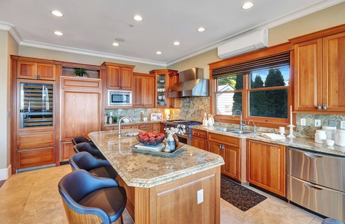 Bryn Mawr-Skyway House | Check out or SPECIAL’s @ Bella Vita sleeps 20, chef's kitchen, option add 2 bd !