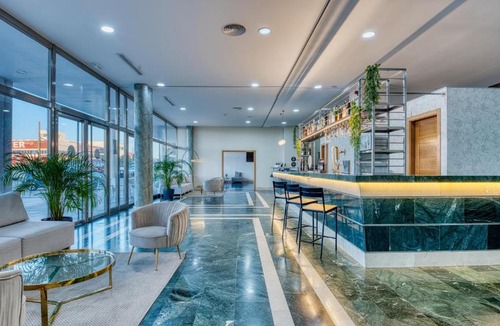Loranca - Nuevo Versalles - Parque Miraflores Hotel | Checkin Madrid Móstoles