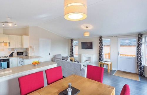 Cheddar Ski Chalet | Cheddar Lodge Premier WF