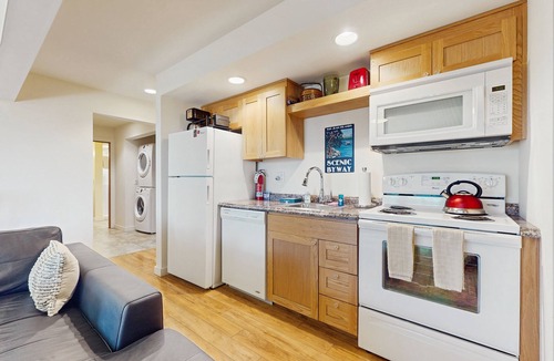 Rosario House | Cheerful 1-Bedroom Getaway on Orcas Island — Forest Retreat with Sound Views