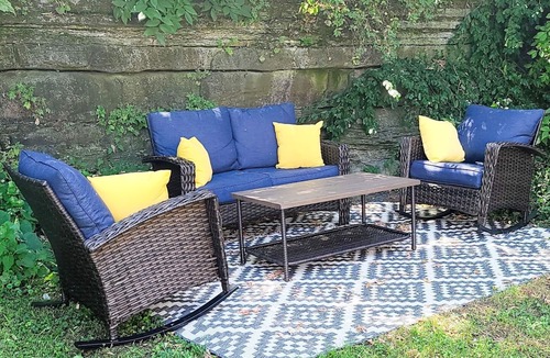 Inner Harbour House | Cheerful 2 bedroom downtown house with parking