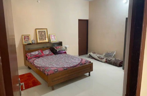 Varanasi House | Cheerful 2 bedroom