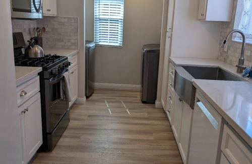 Downey House | Cheerful 3 Bedroom 2 Bath Patio Home