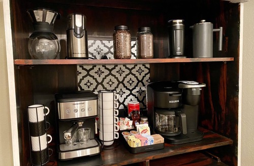Broken Arrow House | Cheerful 3-br home w/gourmet coffee bar, patio, fenced backyard