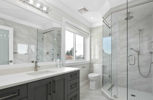 Killarney House | Cheerful 5 bedroom house in Vancouver