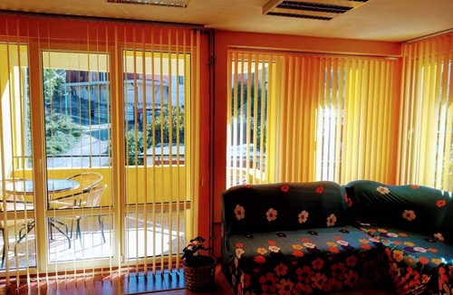 Vitosha District Apartment | Cheerful 7 bedroomed floor, own kitchen and Bathroom