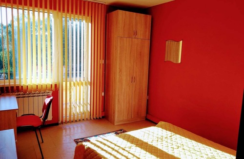 Vitosha District Apartment | Cheerful 7 bedroomed floor, own kitchen and Bathroom