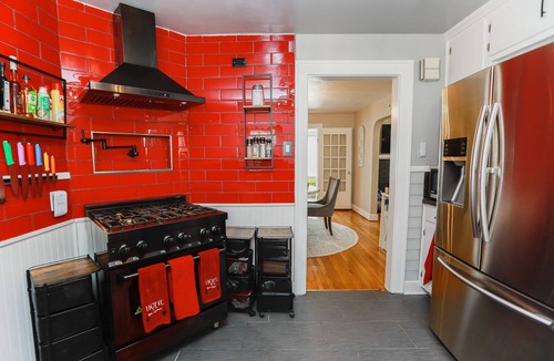 Hampton House | Cheerful Colonial in Historic Olde Wythe, Hampton, VA