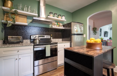 Hanahan House | Cheerful home