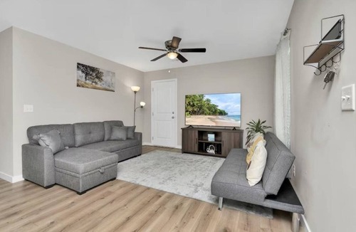 Greer House | Cheerful house 3 bd 9 sleep,GSP 4 mil