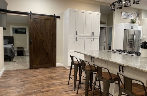 Halfway Other | Cheerful Newly remodeled 3-bedroom farmhouse