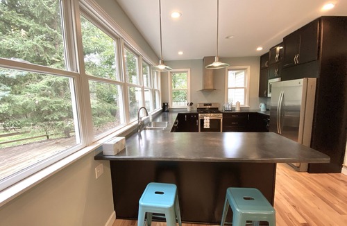 West Lafayette House | Cheerful Spacious 4 bd Home Walks to Purdue, Sports, and Golf, & Game Arcade!