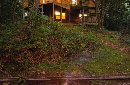 Rockbridge Cabin | Cheerful Two Bdrm Cabin With Hot Tub & Pet Friendly