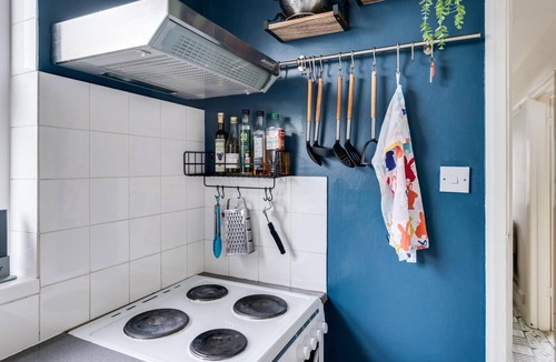 Oxford House | Cheerfull 3-Bedroom Home with parking & garden