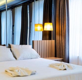 Karakoy Hotel | Cheers Porthouse