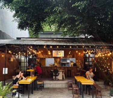 San Antonio Hostel | Cheese Hostel Manila