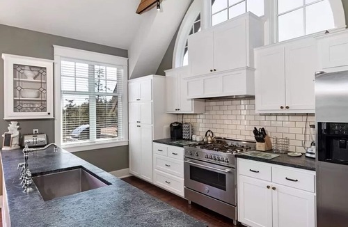 Friday Harbor Cottage | Chef's Kitchen, Salish Sea View, EV Charger: This is The Cottage on Cedar Street