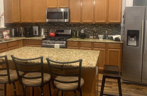 Northside House | Chef’s kitchen home in walkable Northside, ten minutes from downtown Cincinnati