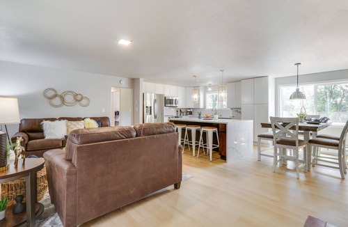 Chehalis House | Chehalis Getaway w/Golf Course View + Fire Pit!