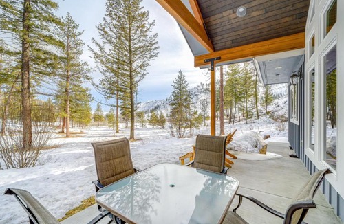 Pateros House | 'Chelan Mountain Retreat' Chalet w/Fire Pit!