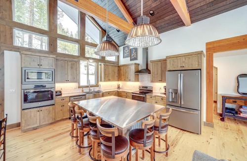 Pateros House | 'Chelan Mountain Retreat' Chalet w/Fire Pit!