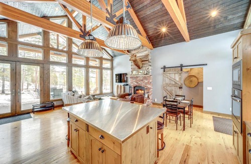 Pateros House | 'Chelan Mountain Retreat' Chalet w/Fire Pit!