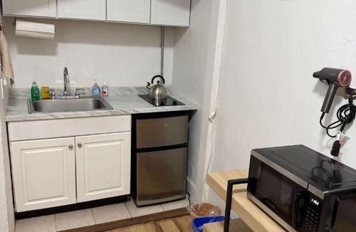 Chelsea Apartment | Chelsea Studio-Shared Bathroom with Kitchen Twin Bunk Bed