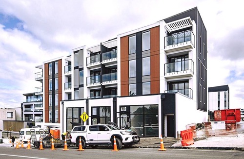 Birkenhead Hotel | CHELSEABAY Modern Apartment