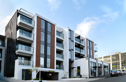 Birkenhead Hotel | CHELSEABAY Modern Apartment