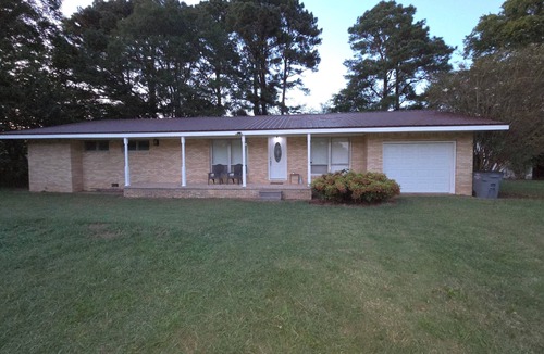 Rogersville House | Chelsy's Countryside Getaway 3BR near Rogersville
