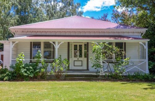 Hanmer Springs House | Cheltenham Villa