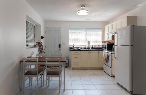 Fleetwood Apartment | Cheng Rental