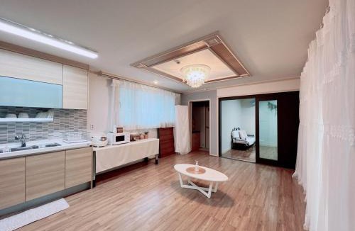 Cheongdo House | Cheongdo dolgorae poolhouse pension