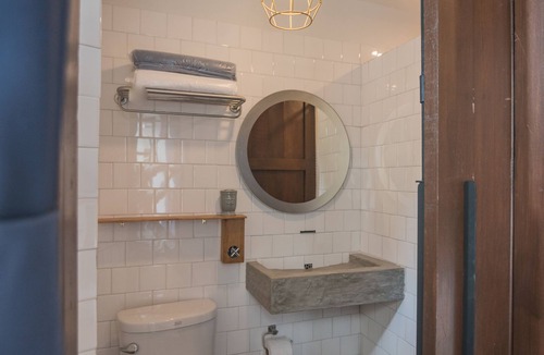Chanthanimit Hostel | Chernchan Hostel