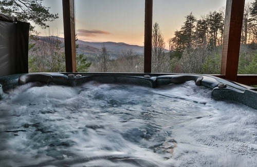 Foxfire Estates Cabin | Cherokee Dreamer`s Den | Blue Ridge, GA