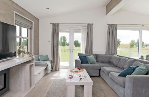 Greenham Resort | Cherry Bird Lodge Escape