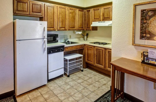 Glendale Condo | Cherry Creek Suite | Outdoor Pool, Hot Tub + Gym