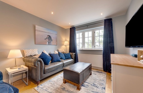 Adderstone House | Cherry Blossom - Two Bedroom House, Sleeps 4