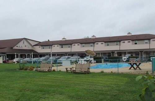 Ronks Hotel | Cherry Lane Motor Inn