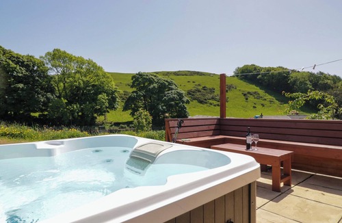 Newland Near Ulverston Cottage | CHERRY, pet friendly, character holiday cottage in Ulverston