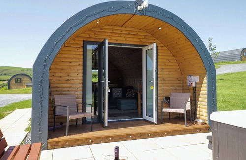 Newland Near Ulverston Cottage | CHERRY, pet friendly, character holiday cottage in Ulverston