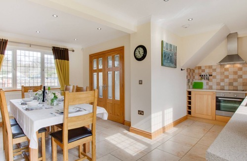 Horton House | Cherry Tree Cottage - Three Bedroom House, Sleeps 5