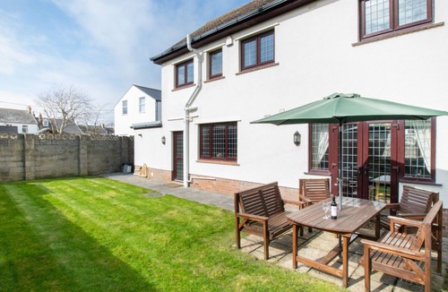 Horton House | Cherry Tree Cottage - Three Bedroom House, Sleeps 5