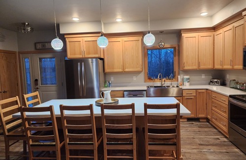 Algoma House | Cherry Tree House - located on 10 acres - only 5 minutes from Algoma.