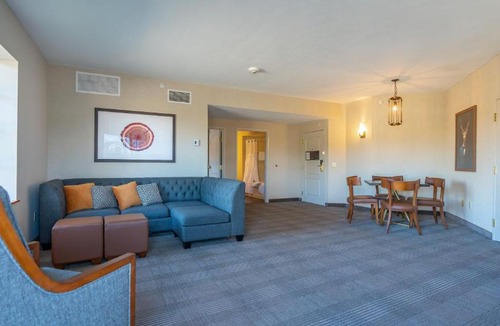 Newark Hotel | Cherry Valley Hotel