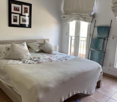 Dubai Investment Park Bed & Breakfast | Cherrywood House