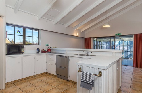 Springlands Hotel | Cherylea Motel