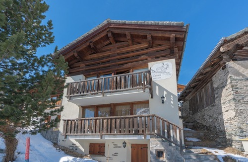Maloja House | Chesa Cavril – A Charming Historic House with a Lake View